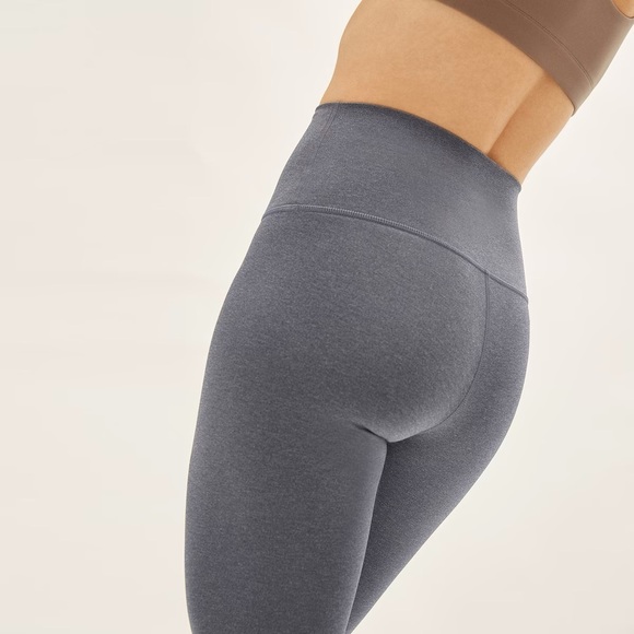 Everlane The Perform Leggings, Heathered Charcoal - Picture 4 of 7